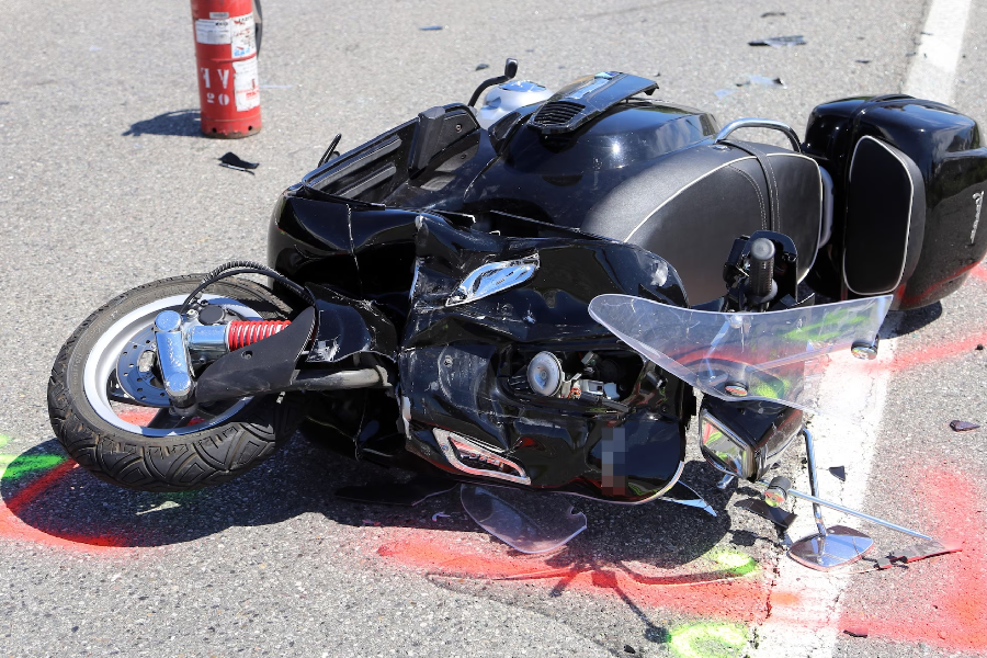 Tragedia a Napoli: Alberto Zazzaro, vittima del suo amore per le moto, lascia tutti senza parole