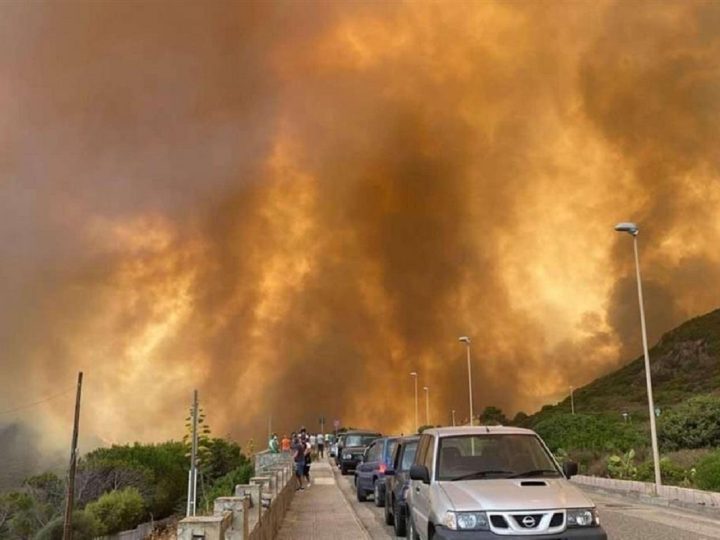 Emergenza incendi in Sardegna: panico a Posada, 600 evacuati. Tutti i dettagli