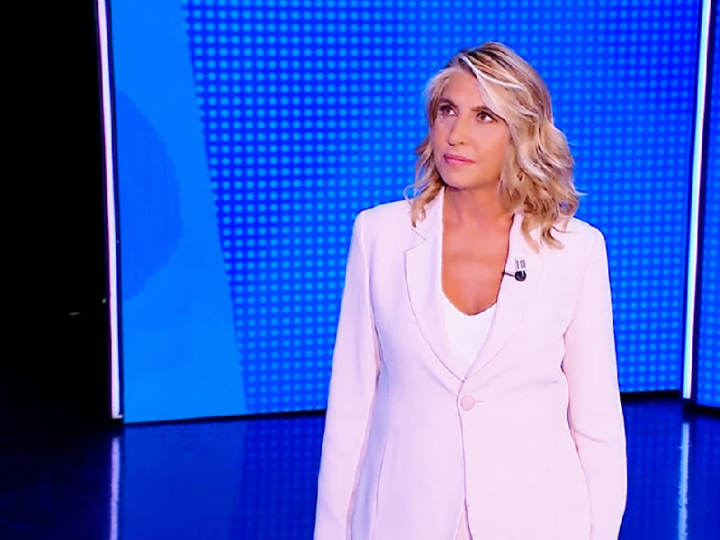 Pomeriggio Cinque, il nuovo promo scuote tutti: “Nessun confronto con la regina Barbara!”