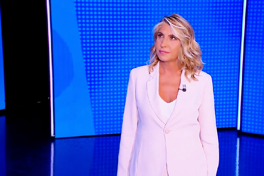 Pomeriggio Cinque, il nuovo promo scuote tutti: “Nessun confronto con la regina Barbara!”