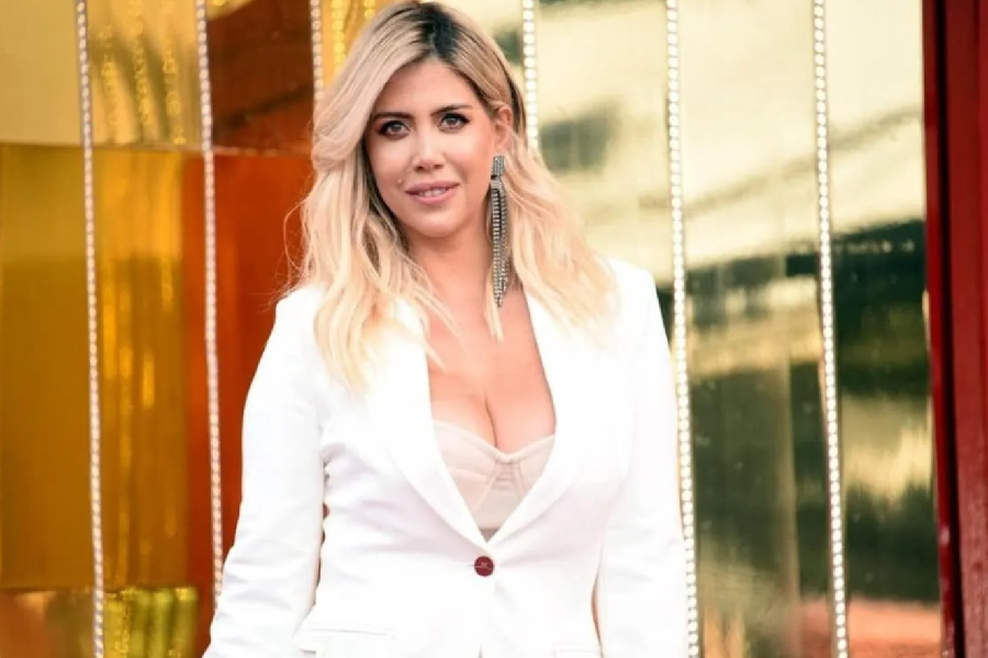 Wanda Nara sbarca allo stadio come la numero uno dei fan di Icardi! E non è sola!
