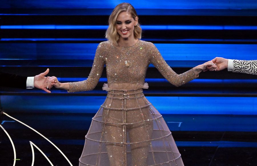 Chiara Ferragni ha un nuovo attico super lusso. Tra le foto spuntate fuori, c’è anche quella di una piscina olimpionica!