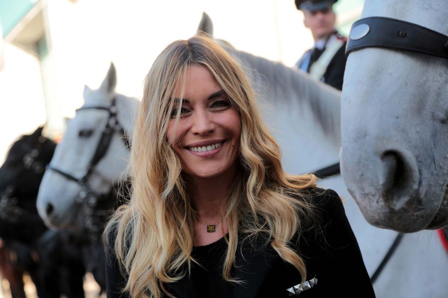 Elenoire Casalegno aggredita per le vie di Milano. La showgirl fa un appello direttamente al sindaco Sala!