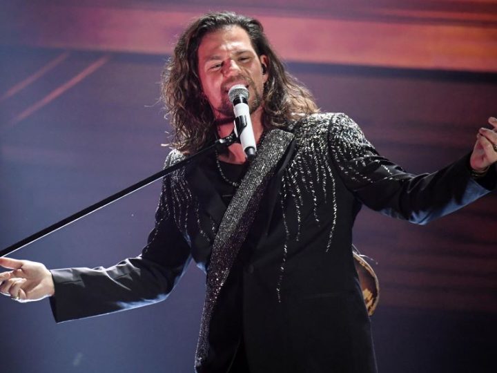 Enrico Nigiotti commuove i fan: la dolcissima ninna nanna cantate per i suoi gemellini, fa il giro del web!