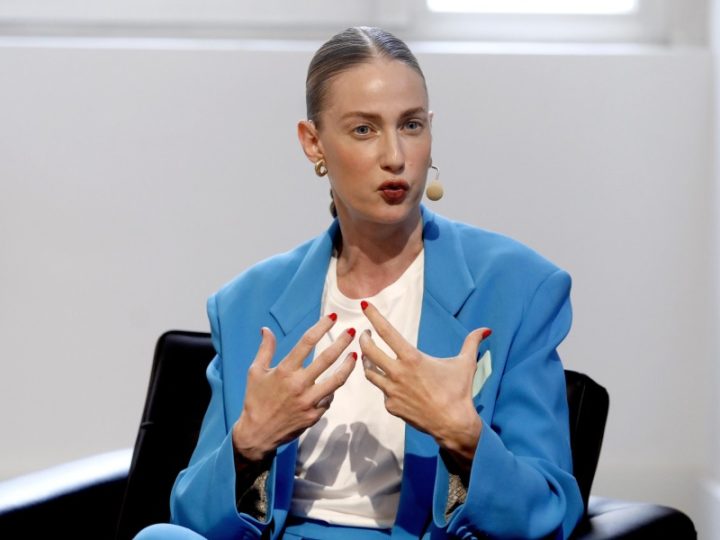 Eva Riccobono da Belve confessa: “Ho provato una relazione con una donna!”