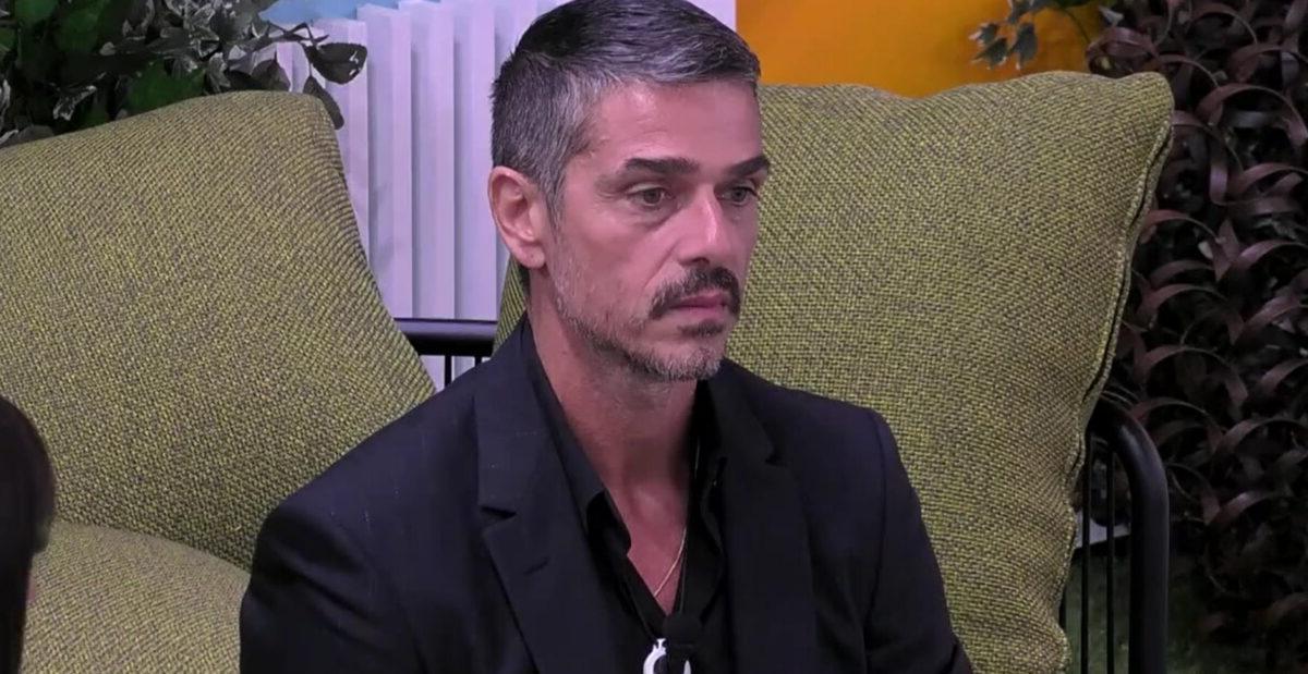 Tensioni al Grande Fratello: perché i fans vogliono che Massimiliano Varrese esca dalla Casa?