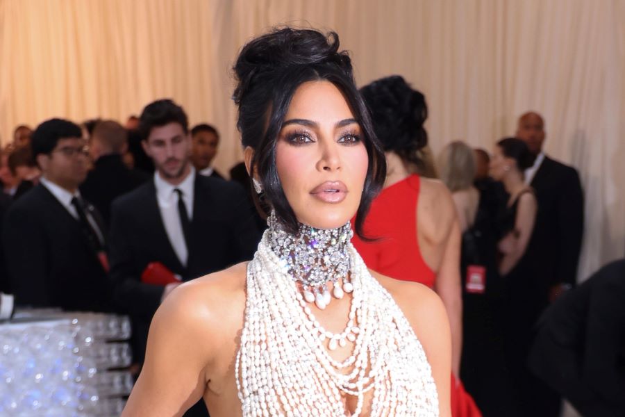 Kim Kardashian ha optato per l’assunzione di una tata maschio. Il motivo lascia i follower senza parole!