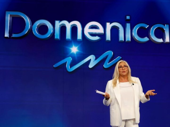 Mara Venier: la foto pubblicata suscita polemica per un dettaglio. Lei sbotta e risponde a tono a tutti gli hater!