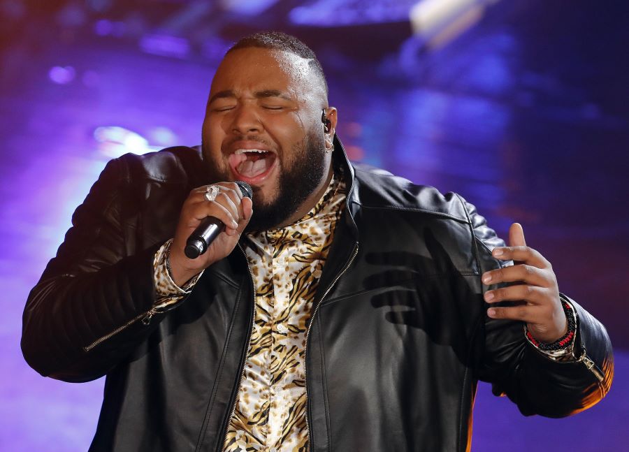 Sergio Sylvestre la rivalsa contro gli hater della musica: “Eccomi qui, ancora in piedi”. Le parole dell’artista!