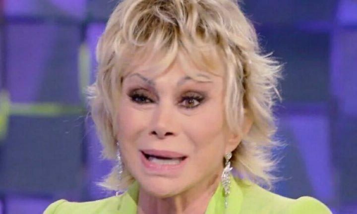 Carmen Russo spezza il cuore di milioni di fan: la sua relazione al capolinea?