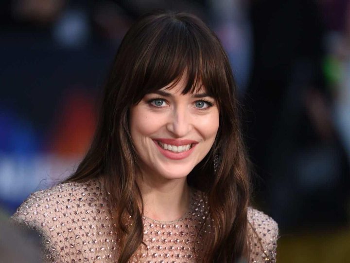 Scopri il segreto di Dakota Johnson per affrontare l’ansia: il sonno estremo!