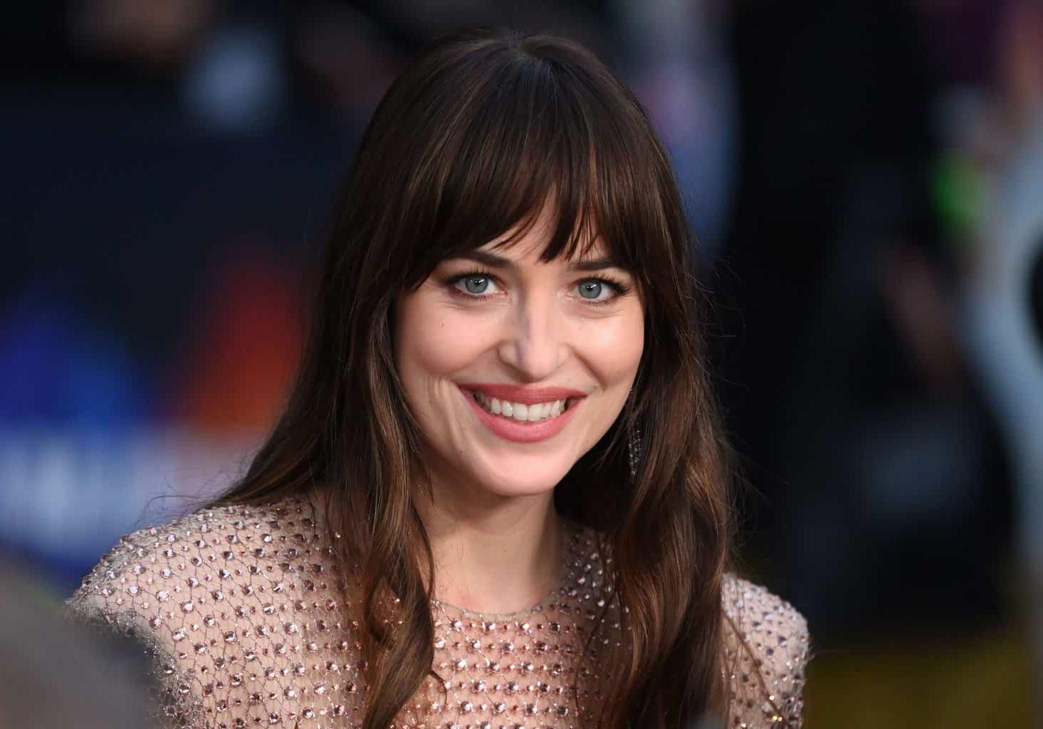 Scopri il segreto di Dakota Johnson per affrontare l’ansia: il sonno estremo!
